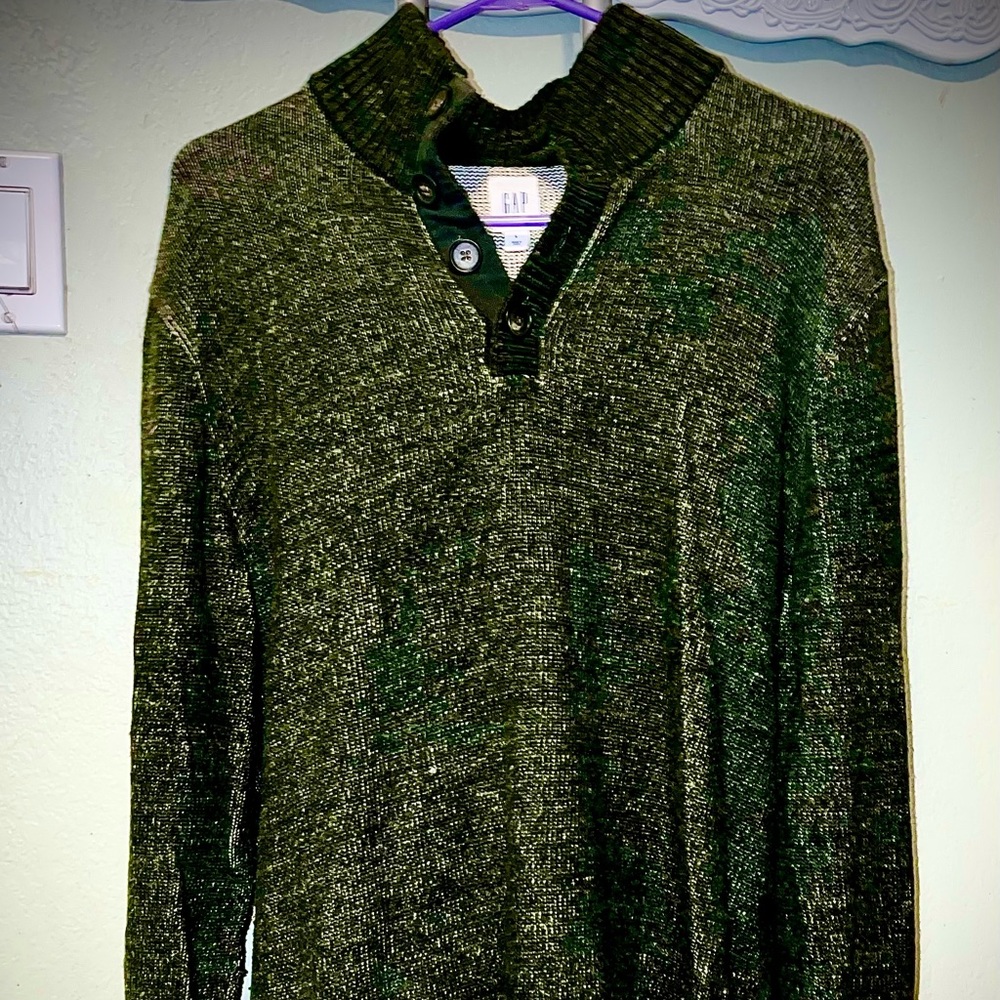 Lg,Super Soft, Men’s,Gap, olive, chenille like sweater.Gently loved condition